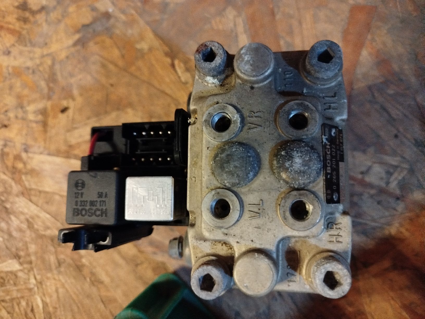 BMW Tutti pezzi di ricambio auto: module Abs BMW E34 m5 – Usato da Neuchâtel venduto da lyd_67kk 1