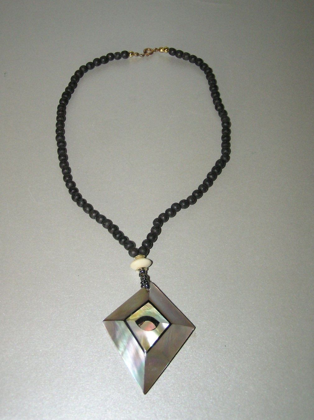 Catenine: KETTE MIT PERLMUTT ANHÄNGER – Nuovo (secondo la descrizione) da Grenchen venduto da country59 3