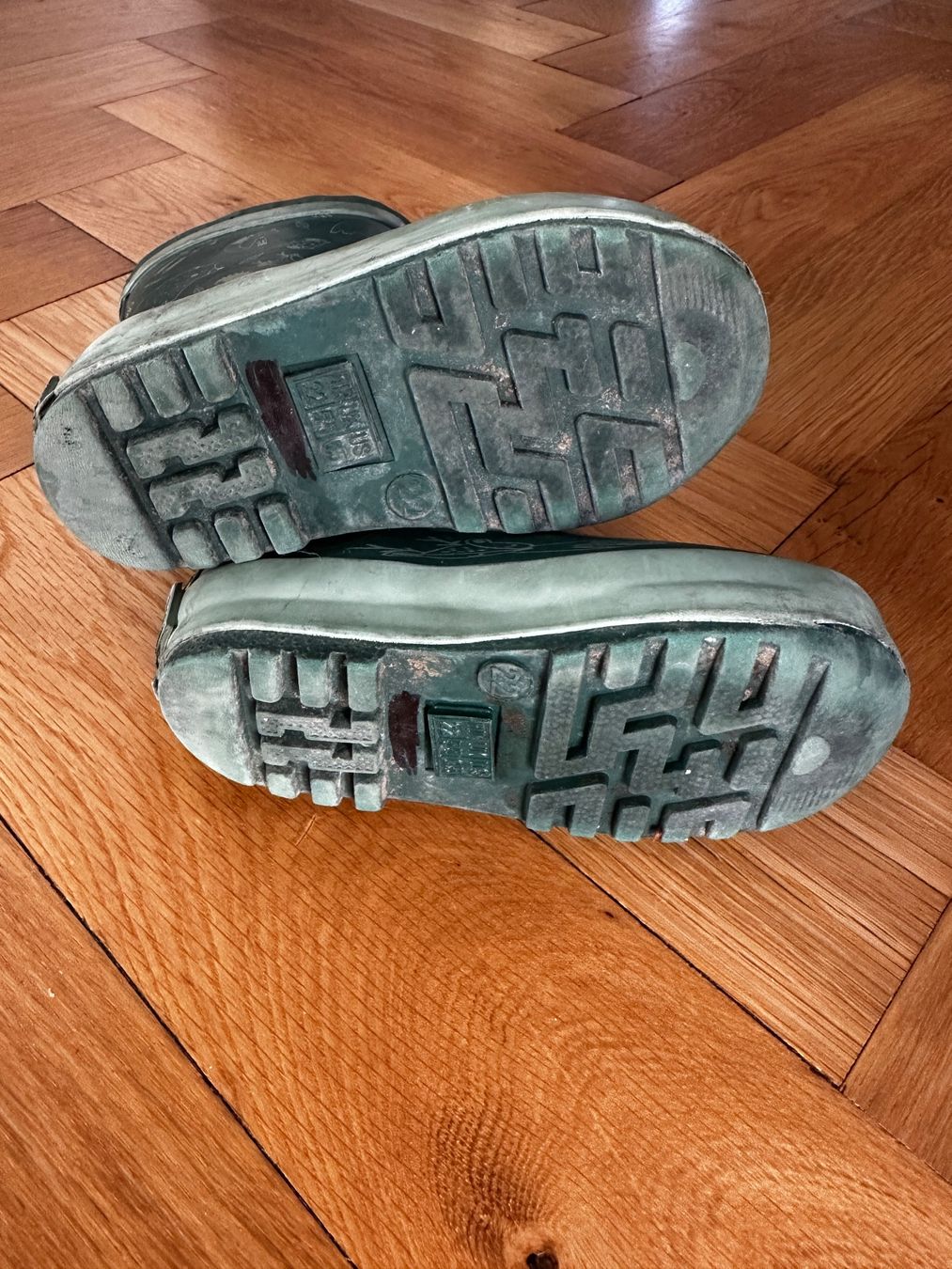 Scarpe per ragazzi: Gut erhaltene Kinder Gummistiefel, Gr. 22 – Usato da Zürich venduto da Kaimark 2