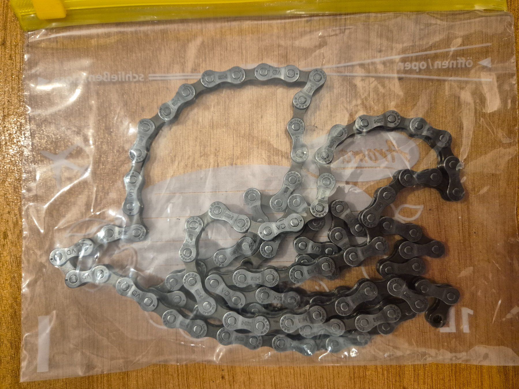 Shimano Pezzi di ricambio: Chêne Shimano CN-HG40 – Nuovo (secondo la descrizione) da Aigle venduto da Elia_F.
