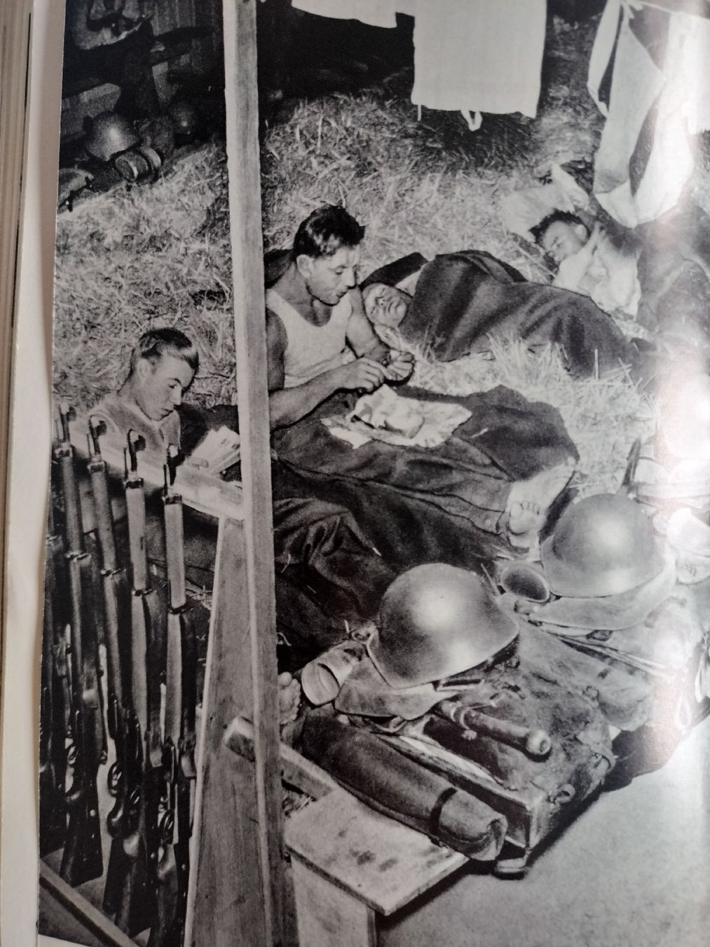 Libri: Schweizer Armee Militär Buch von 1959 – Usato da Schwanden Sigrisw venduto da len_9yqg 3