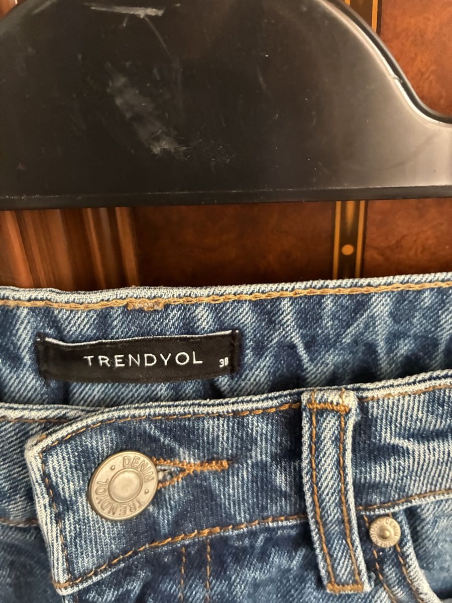 Jeans: Denim Short High waist – Neuf (Voir description) à Allschwil par eyl_bb8q 3