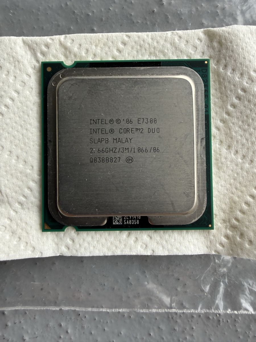 Intel Composants électroniques: Intel Core 2 Duo E7300 2,66GHz 3MB 1066MHz LGA775 CPU – D'occasion à Oberrieden par rroane2