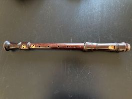 Alte Holzblockflöte, spielbereit - Griffweise barock