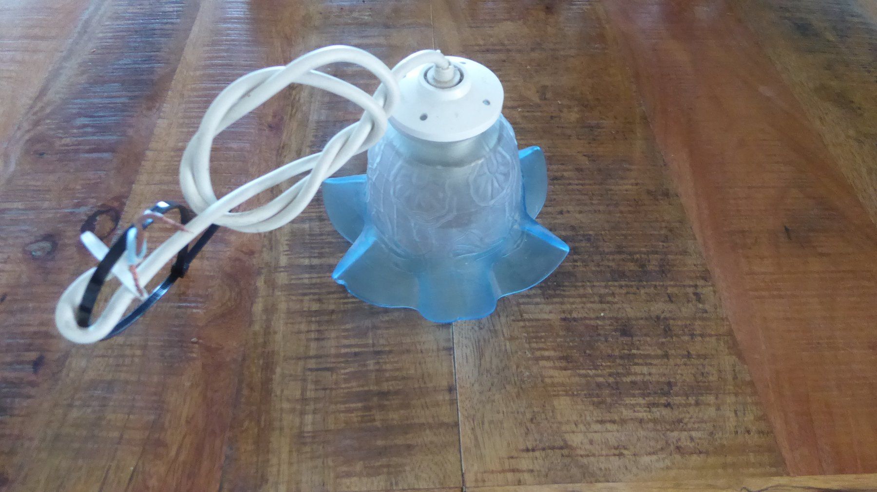 Lampade: Herzig kleine Vintage Lampe – Usato da Sargans venduto da Benziner 1