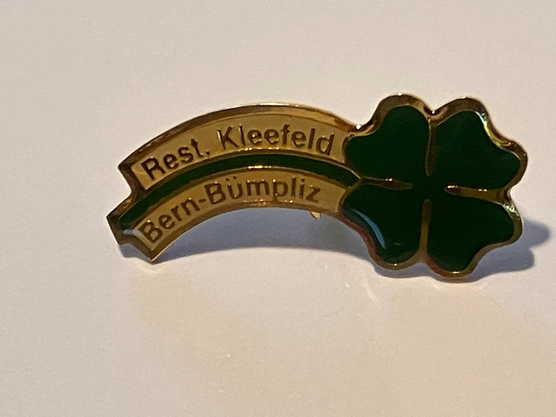 Placchette & Badge: 1 Pin Restaurant Kleefeld Bern Bümpliz – Usato da Basel venduto da djwwpp