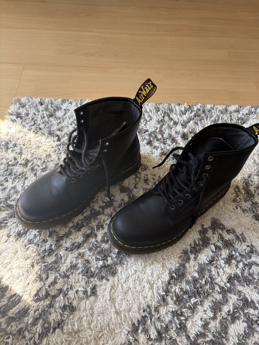 Dr. Martens Herrenschuhe: Doc Martens 1460 Boots Schwarz Grösse 45 – Neu (gemäss Beschreibung) aus Zürich von kis_8g7j 1