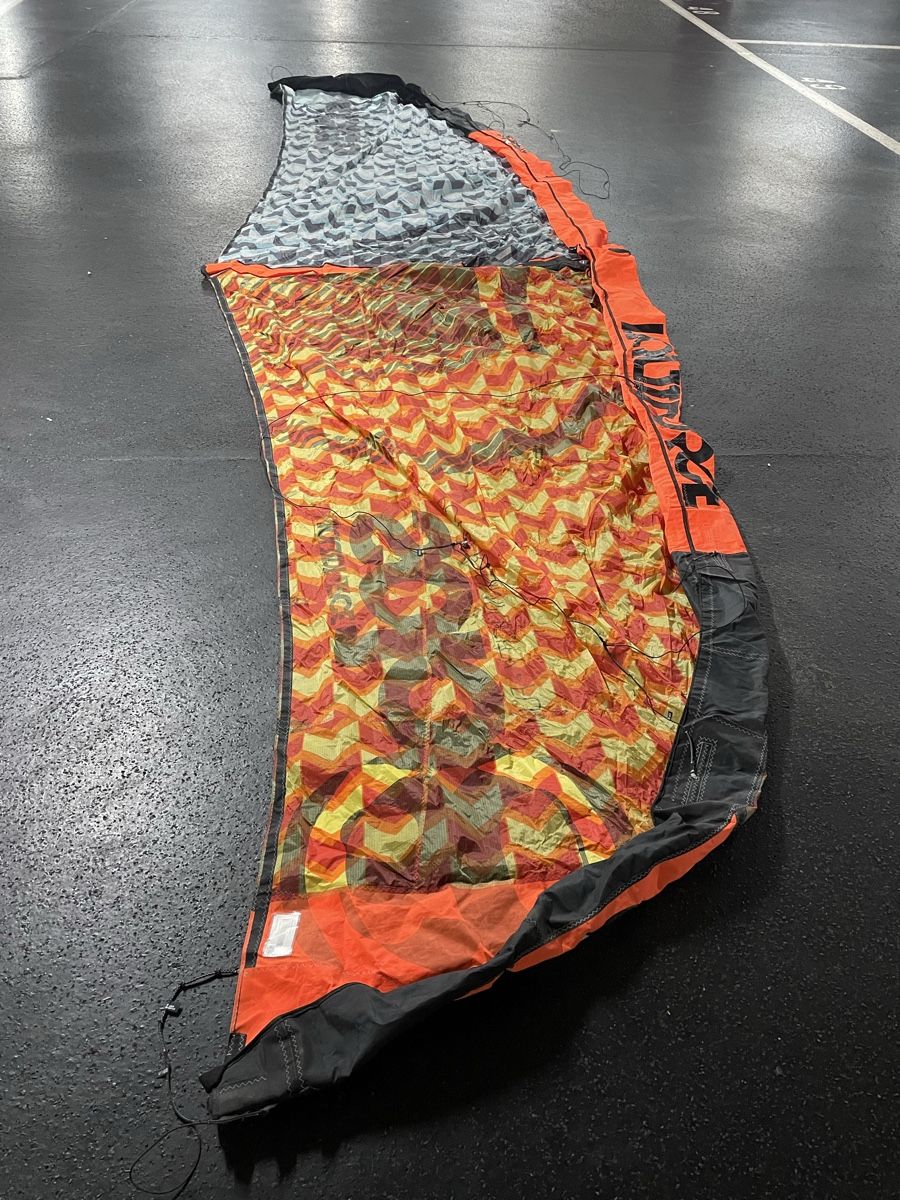 Aquilone: Liquid Force Solo 9m Kite, Leichtwind – Usato da Zürich venduto da urspra 1