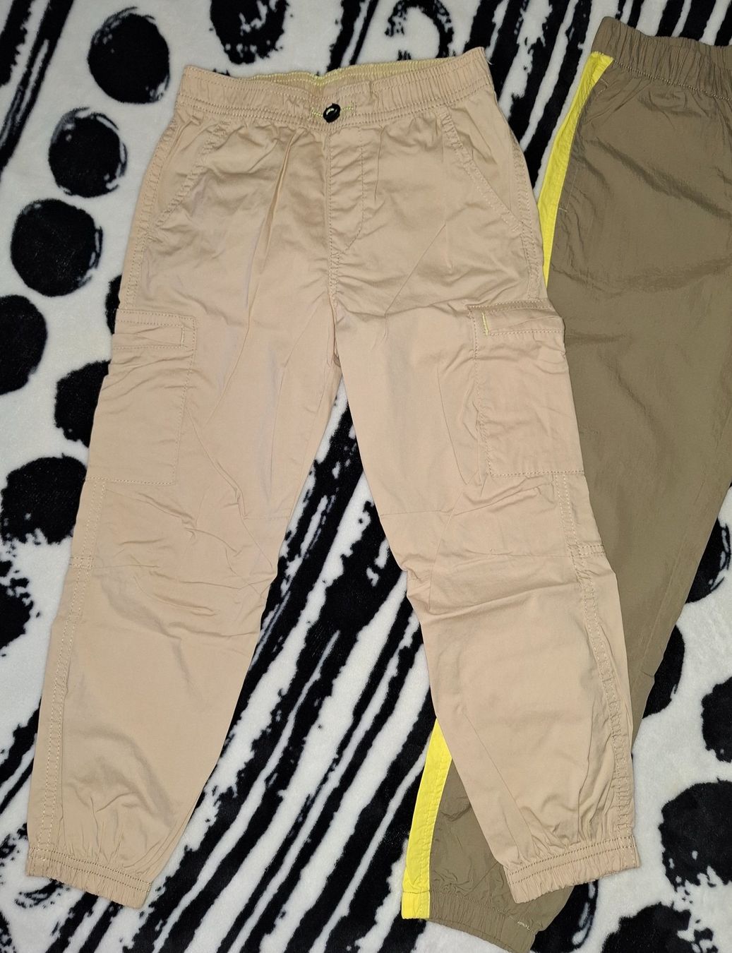 H&M Lotti & Set di vestiti: 2x Leichte Sommerhosen gr.122 und 122/128 – Nuovo (secondo la descrizione) da Oberurnen venduto da rotty80 1