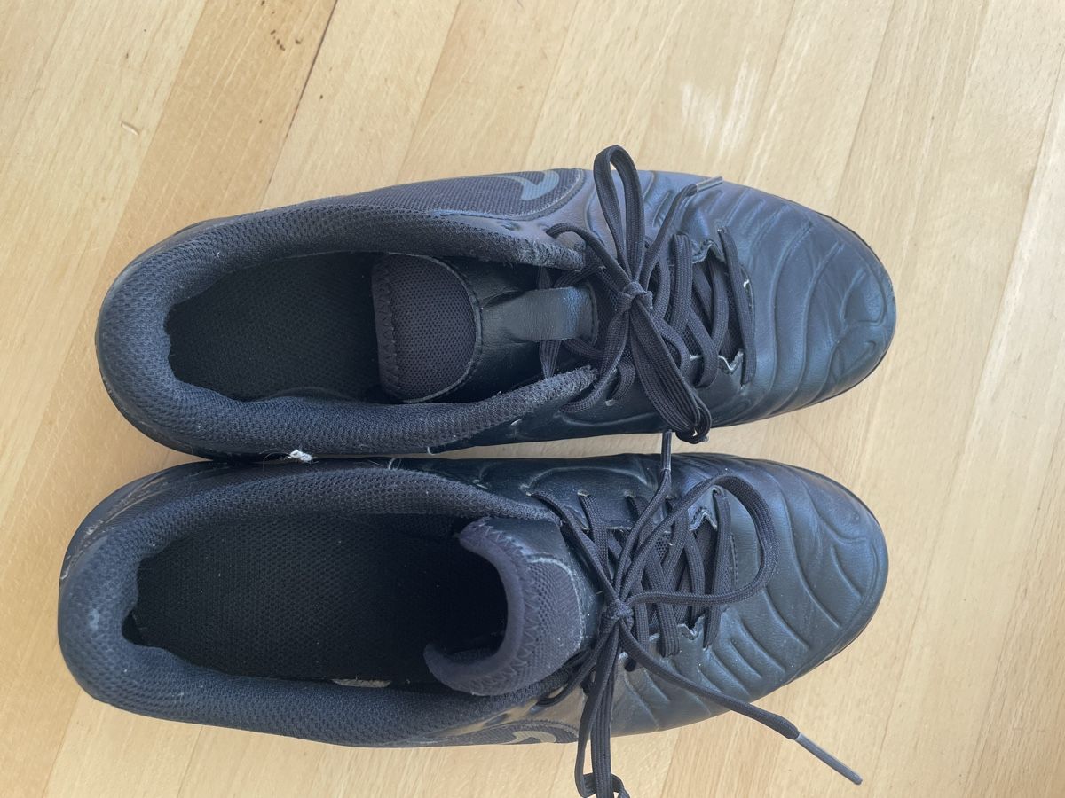 Nike Scarpe per ragazzi: Hallenschuhe 41 – Usato da Sirnach venduto da mami1978 1