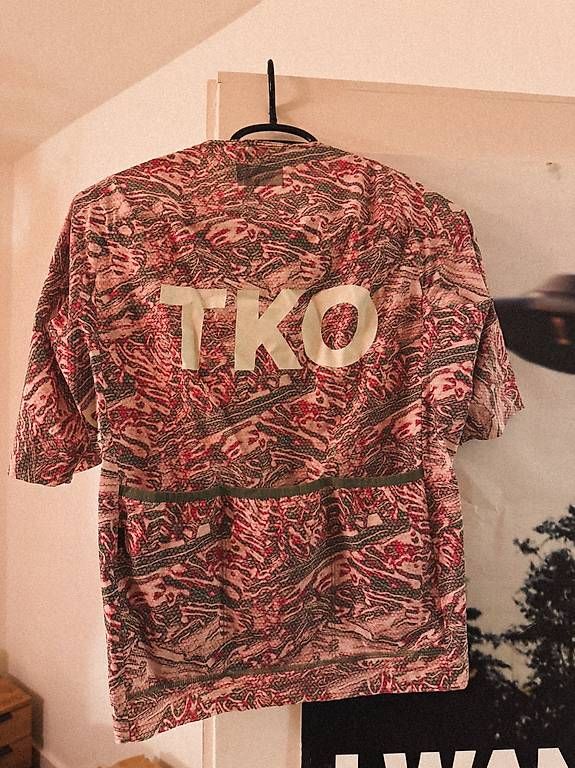 Pas Normal Studios Canottiere & Pantaloni: PNS T.K.O Mechanism Pro Jersey Medium – Usato da Zürich venduto da sirwatergold 1