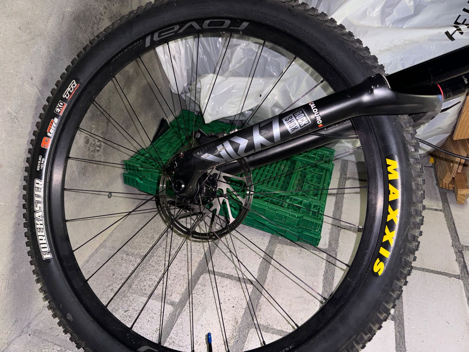 Specialized Velos: SPECIALIZED Enduro Elite S4 (L) – Gebraucht aus Chur von  6