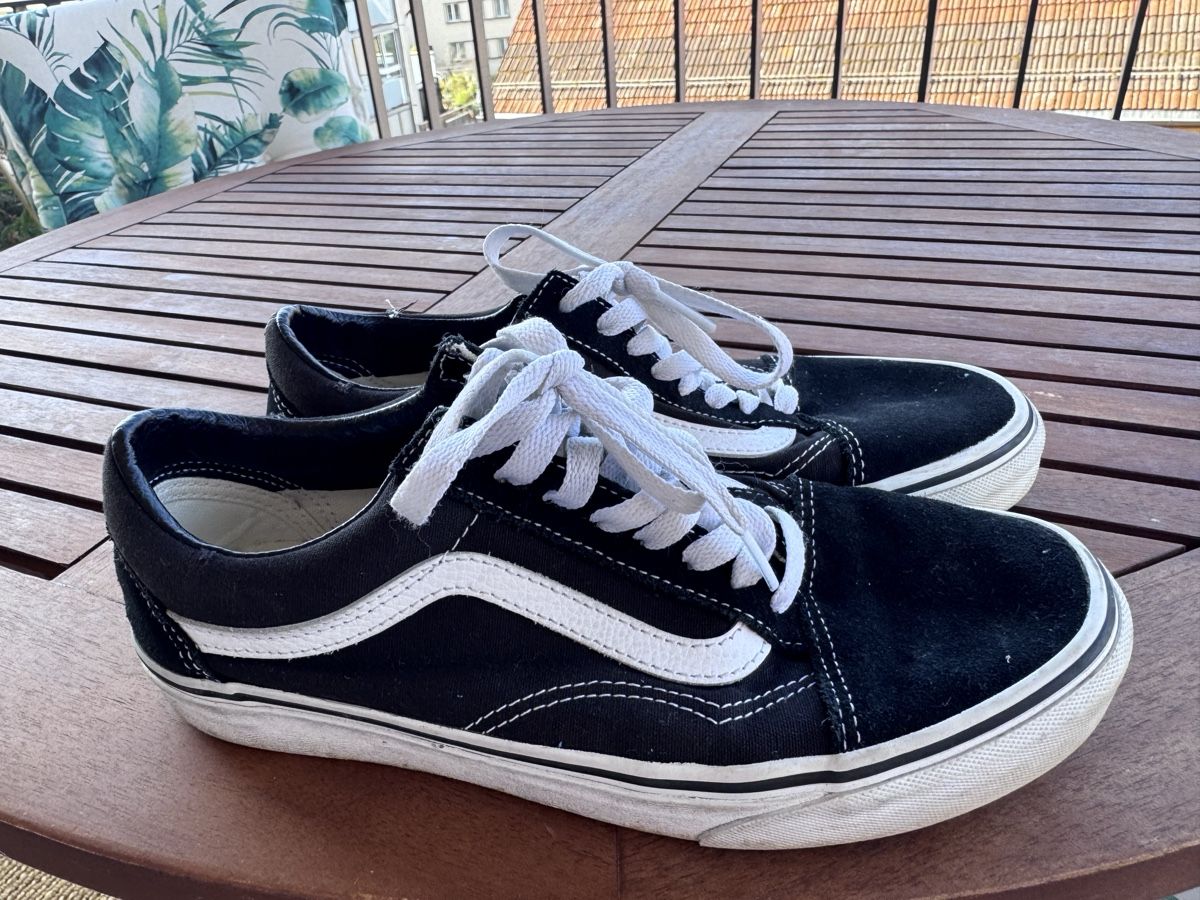 Vans Chaussures hommes: Vans Old Skool Shoes Size 38.5 – D'occasion à Zürich par lui_ns5h