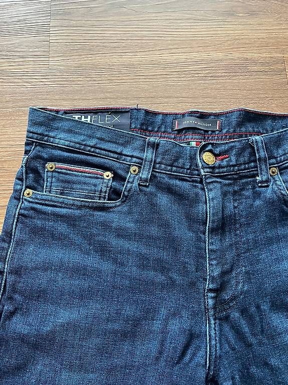 Tommy Hilfiger Jeans: Tommy Hilfiger Jeans THE FLEX – Gebraucht aus Sursee von dok_bz9b 2