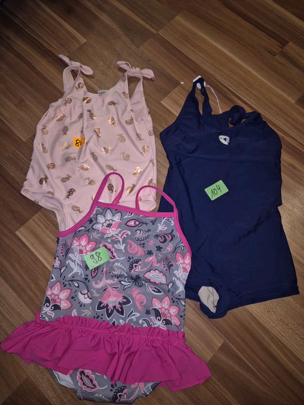 Badekleider & Bikinis: 1 Badeanzug nach Wahl 86 98 oder 104 K2 – Gebraucht aus Schwarzenburg von flamingo1970