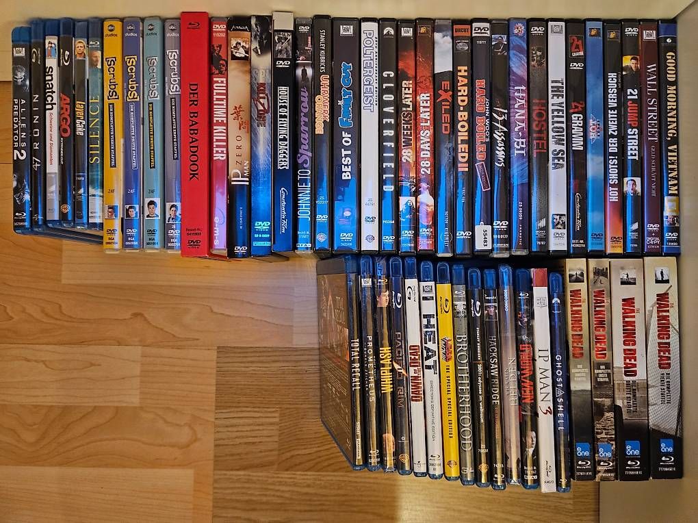 Alle DVDs: DVD und Bluray Sammlung zu Verkaufen – Gebraucht aus Alberswil von Zrmite
