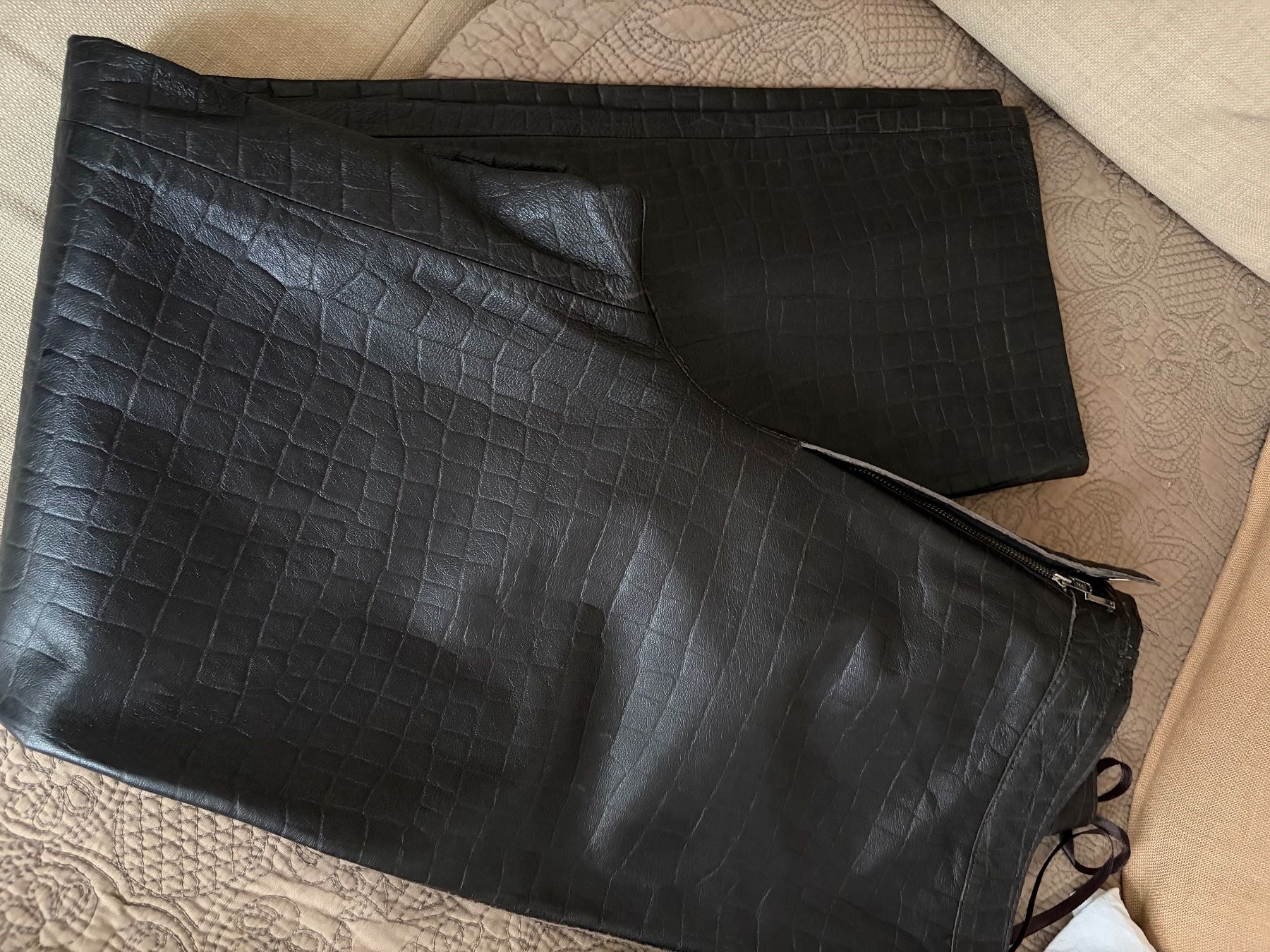 Pantaloni: Dark Brown Leather Trousers - Croco Press – Usato da Luzern venduto da AM2nd 2