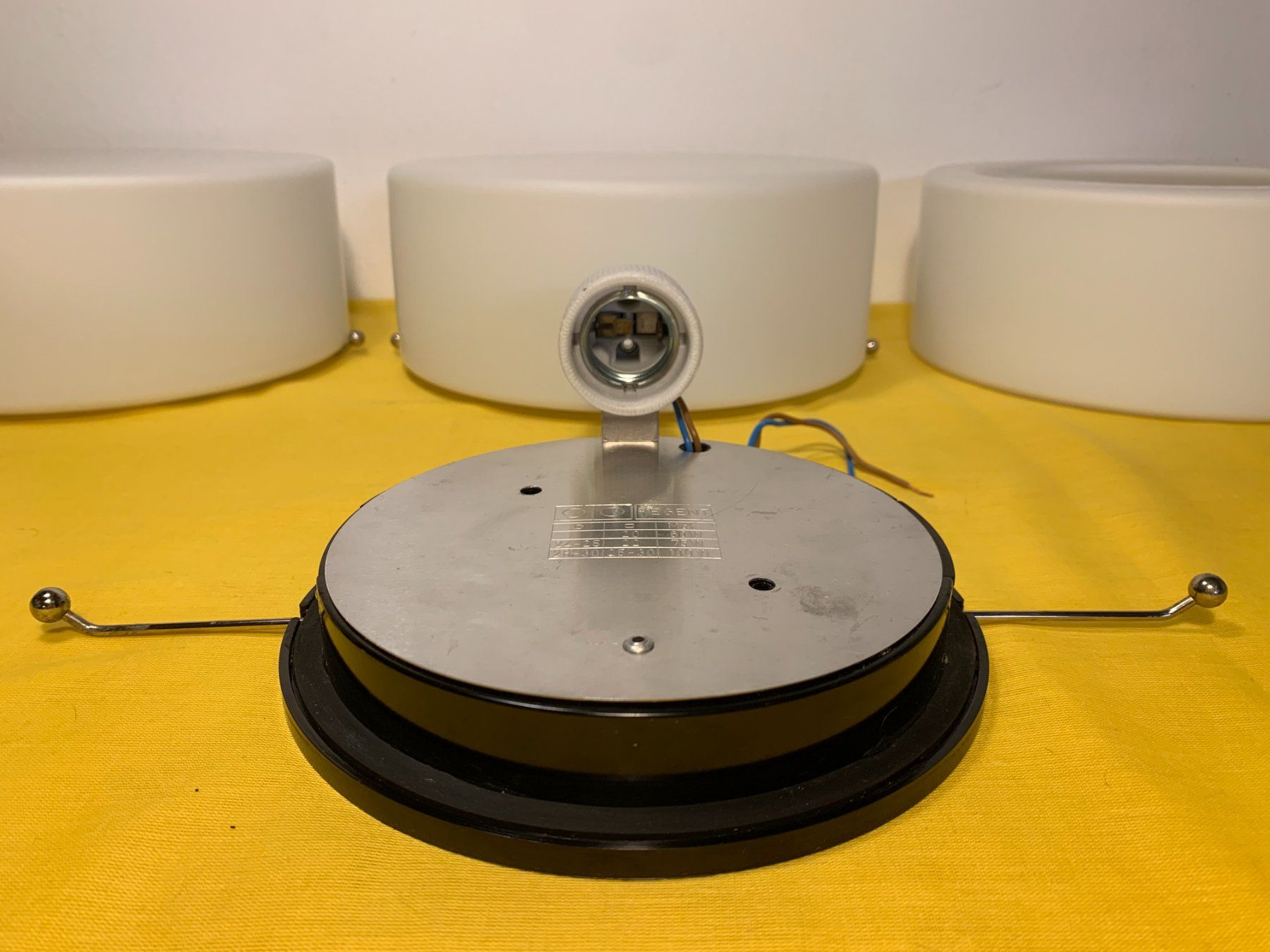 Regent Kronleuchter & Deckenlampen: Original Regent Deckenleuchte, Opalglas, Top erhalten – Gebraucht aus Bern von sxlmn 2