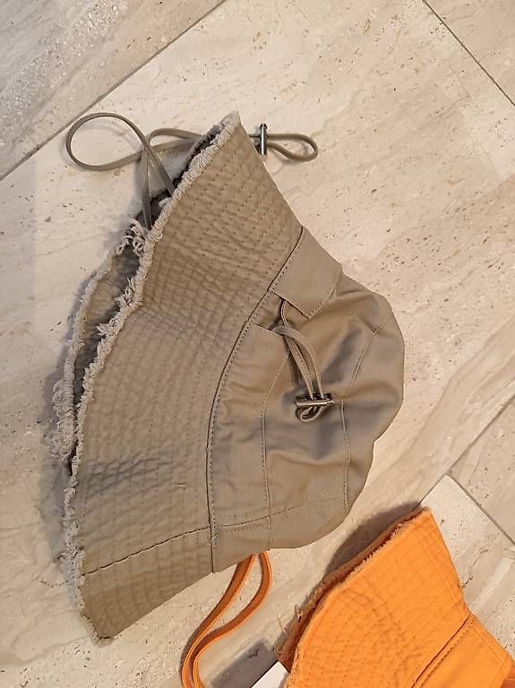 Hüte, Mützen & Caps: JACQUEMUS Hut Bucket-Hat  – Gebraucht aus Recherswil von mbi_dtp8 2