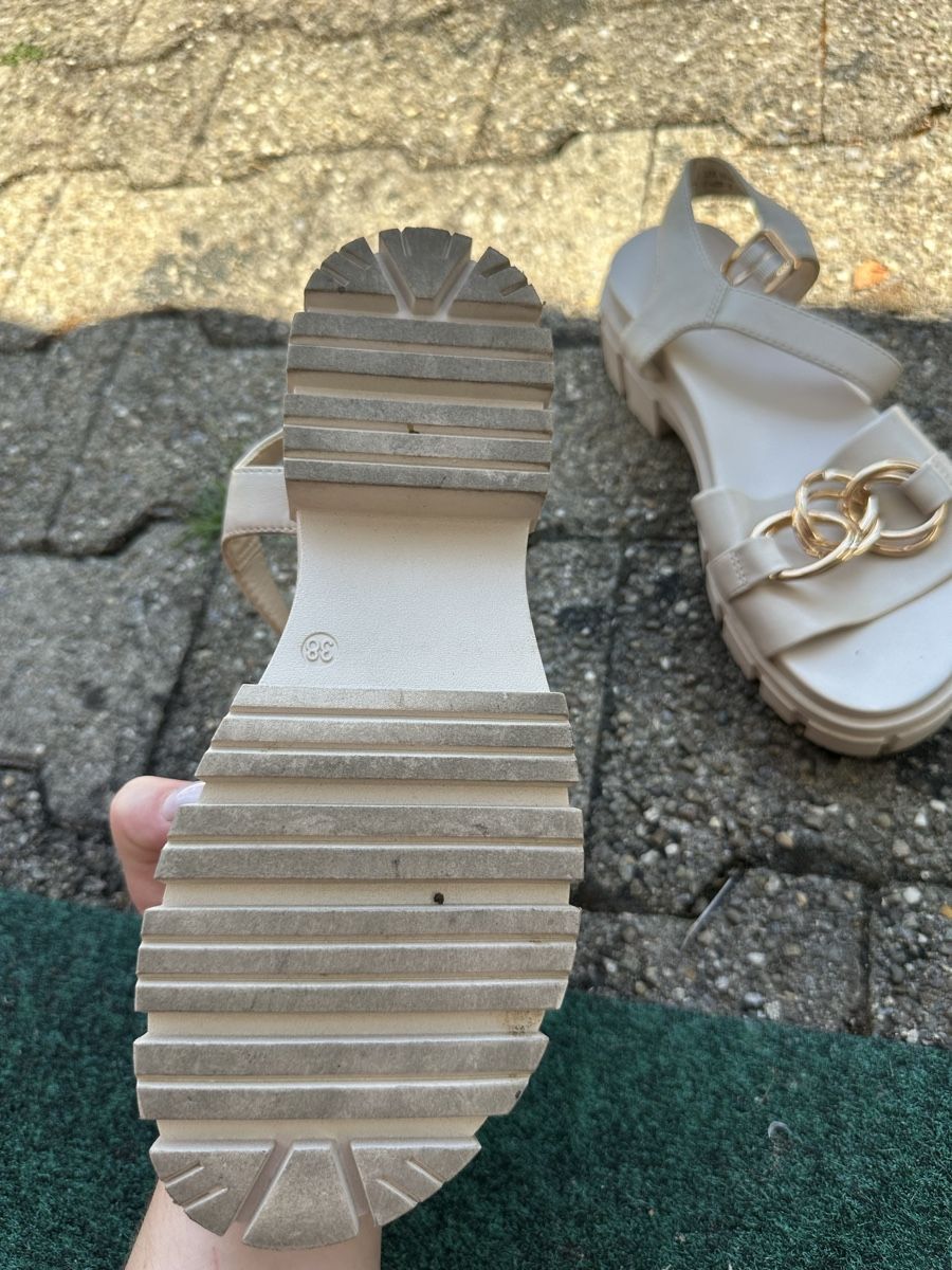 Dosenbach Chaussures femmes: Catwalk Sandalen beige  – Neuf (Voir description) à Zufikon par tam_gfx6 1