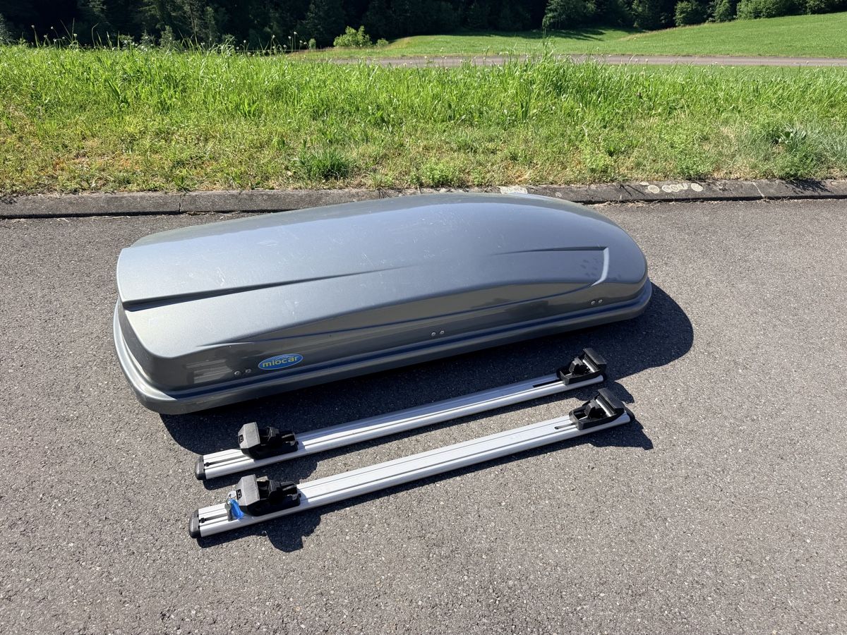 Box da tetto: Miocar Dachbox inkl. Thule Dachträger – Usato da Adligenswil venduto da anvil3001