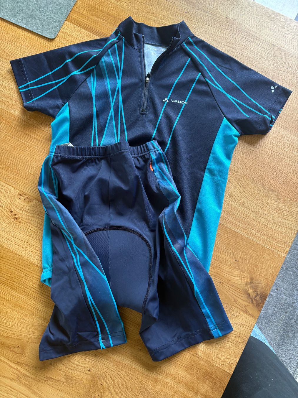 Kleiderpakete & -sets: Vaude Radsport Set, Top Zustand – Gebraucht aus Buchs ZH von gavvier 1