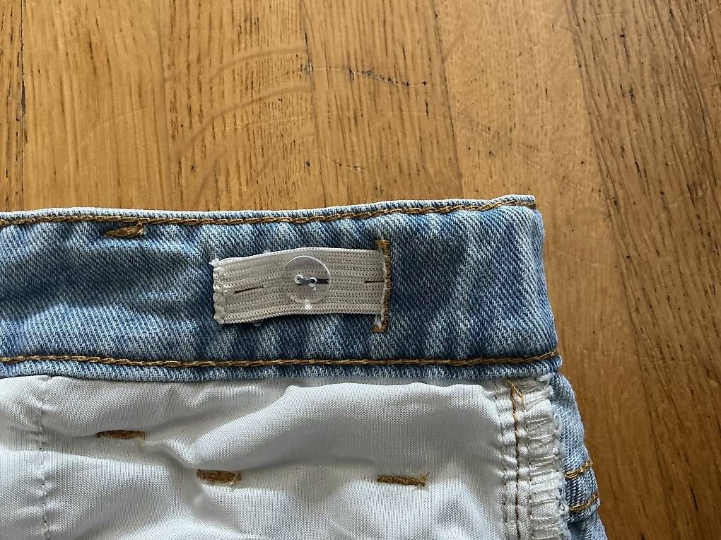 Pantalons: kurze mädchen Hose Gr.10-11Y – D'occasion à Wildhaus par Yoursports 2