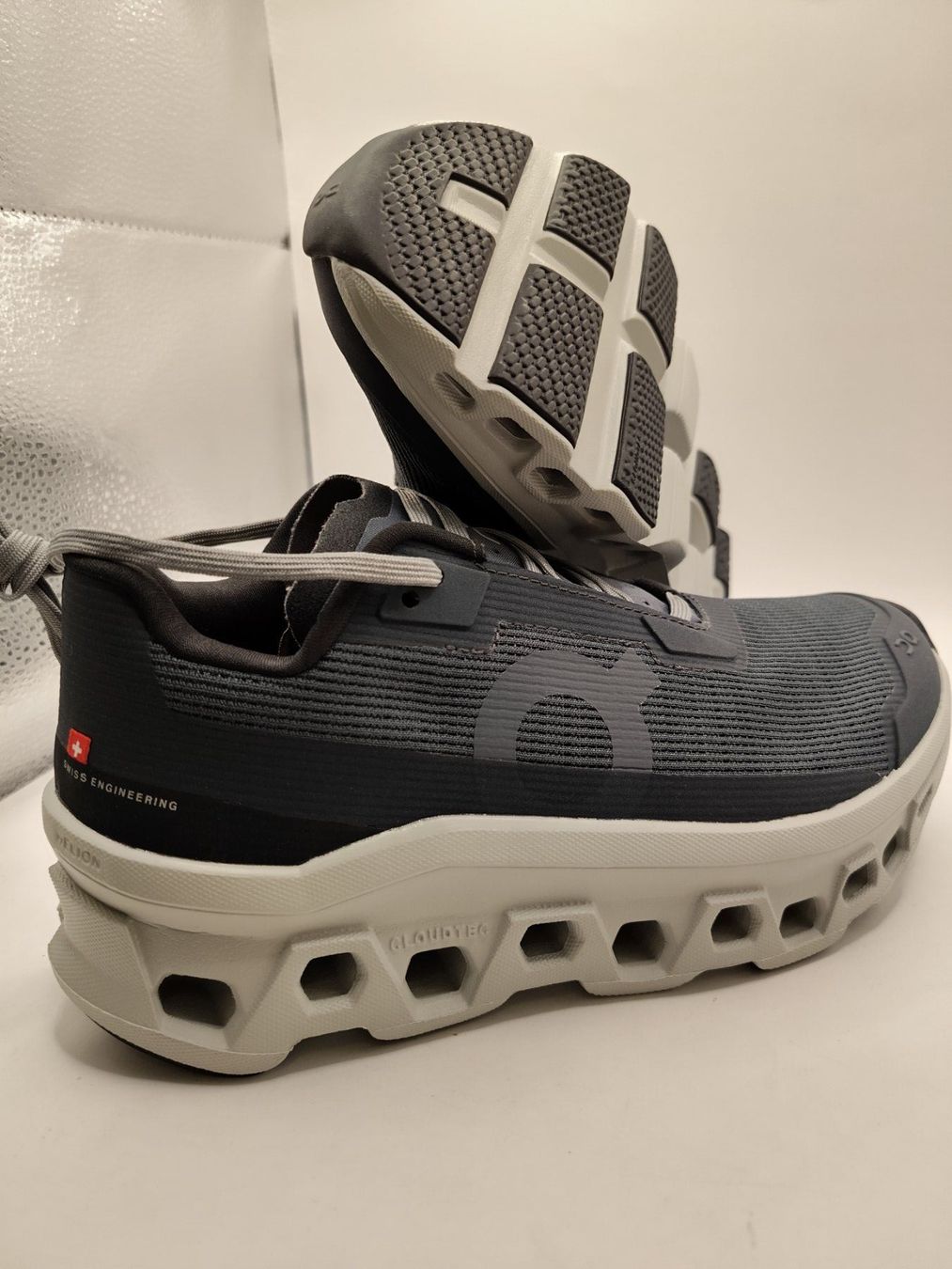 On Damenschuhe: On Running - Cloudmonster Void Gr. 37.5 – Neu und originalverpackt aus Dällikon von Retouren_Resale