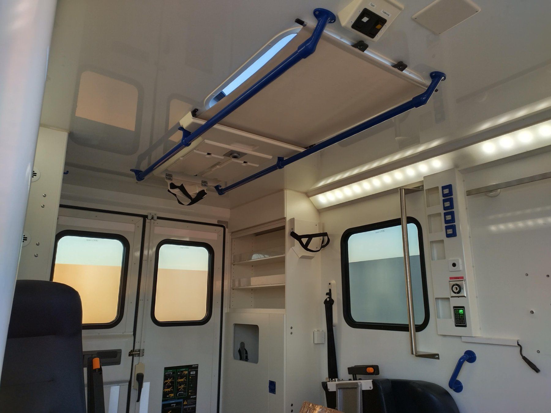 Mercedes-Benz Veicoli da campeggio: Mercedes Sprinter 319 V6 – Usato da Oberhofen TG venduto da Crosserx 5