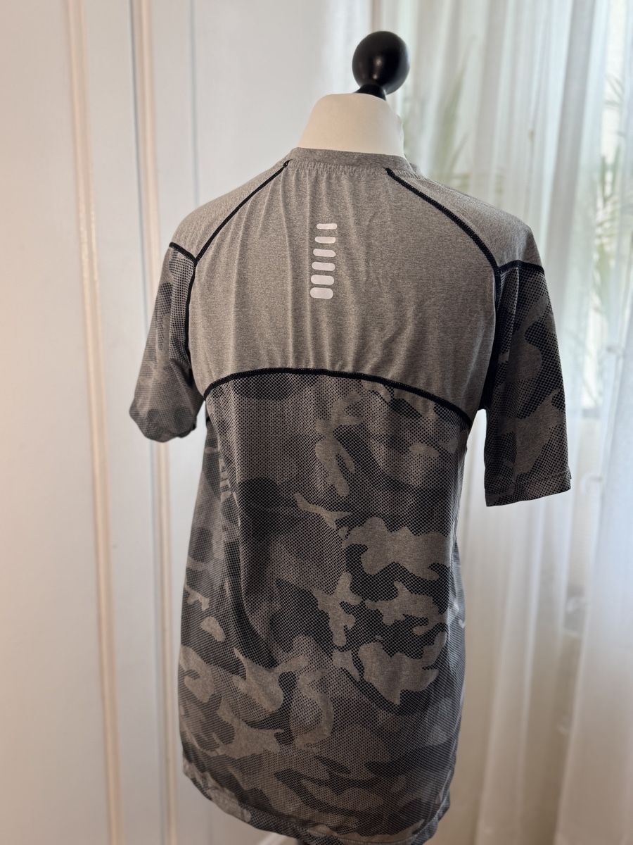 T-shirt: 4 Sport Shirts Gr. M – Usato da Wetzikon ZH venduto da el-lustigo2 2