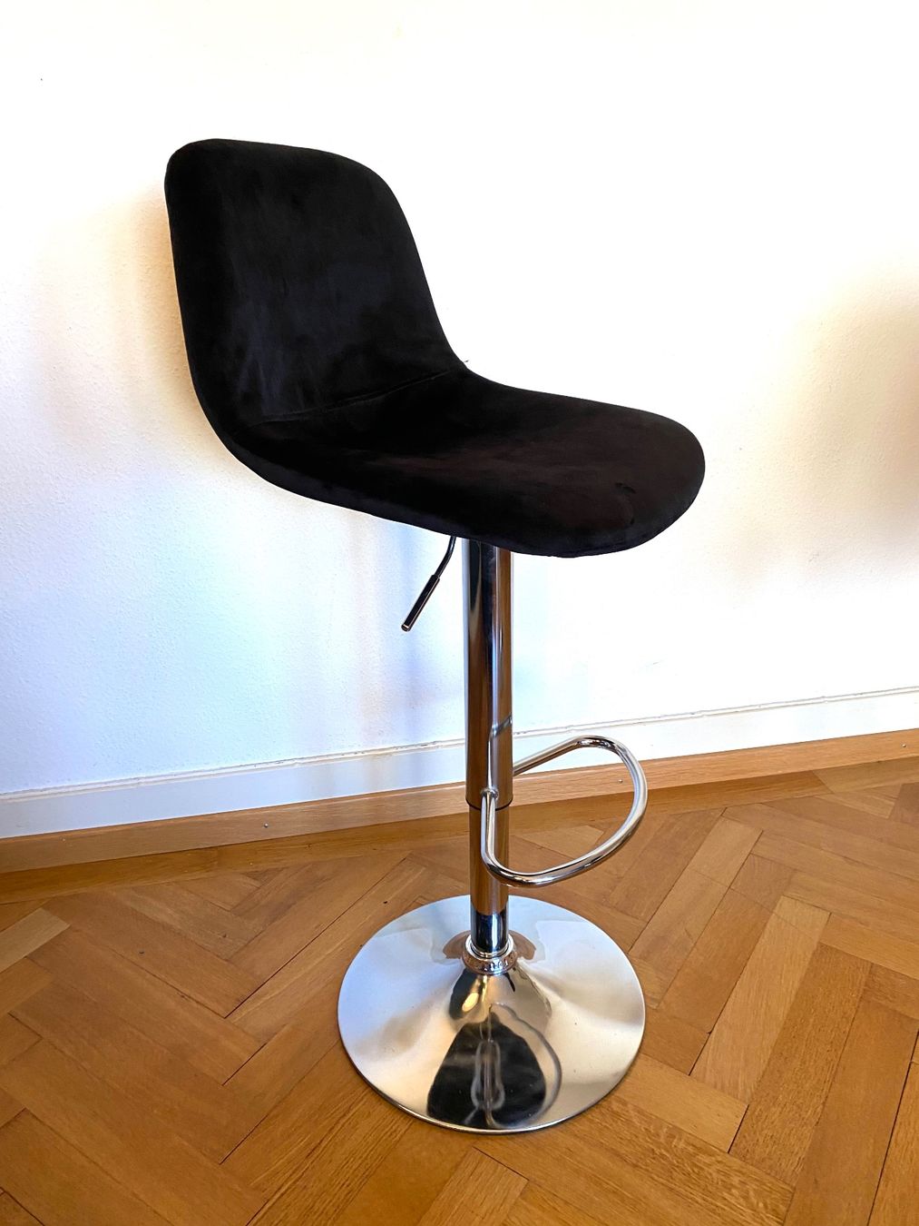 Hochstühle: Barhockers Sessels Chairs Samt – Gebraucht aus Olten von sportwelt 2