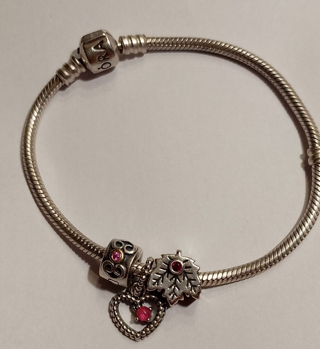 Pandora Bracciali & Braccialetti: Pandora Armband 19 cm mit Charm, Clip – Usato da Therwil venduto da col_m6rx 5