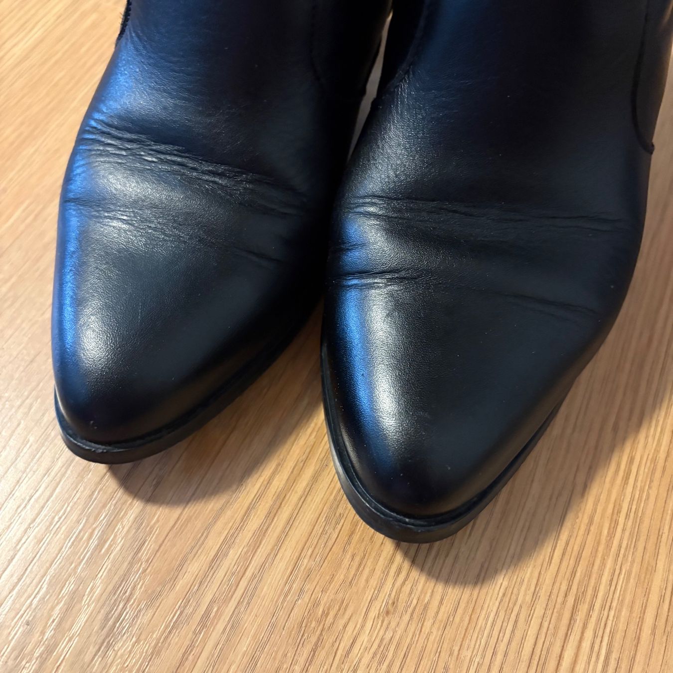 Scarpe da donna: Carina schwarze Lederstiefel 36 – Nuovo (secondo la descrizione) da Chesalles-sur-Oron venduto da poppyscloset 2