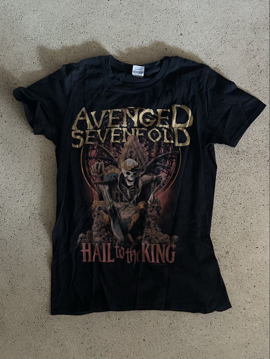 T-shirt: Avenged Sevenfold Band Shirt – Usato da Wolfhausen venduto da eil_jc5j