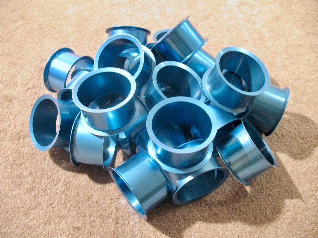 Kit bricolage: 25x Aluminium Ring Spule Metall Trommel Metallic hellblau – Nuovo (secondo la descrizione) da Wil ZH venduto da Arbolero