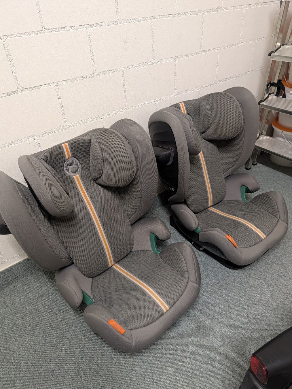 Cybex Seggiolini per auto: 2 Cybex Solution G i-Fix Plus Kindersitze Lava Grey mid grey – Usato da Kaisten venduto da gra_7v6b 1