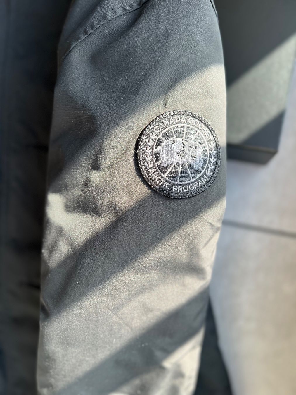 Canada Goose Manteaux: Canada Goose Black Label Rossclair Parka – Neuf (Voir description) à Stäfa par bambinas