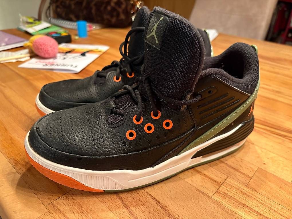 Scarpe da uomo: Nike Air Jordan Gr. 40 – Usato da Thun venduto da danceT