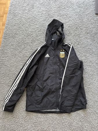 Adidas Argentina Regenjacke schwarz Grösse L guter Zustand