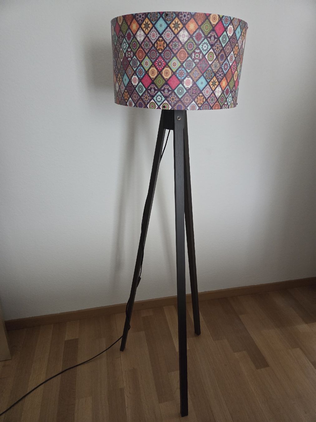 Lampade: Stehlampe dreibeinig 140cm – Nuovo (secondo la descrizione) da Uster venduto da kulka_
