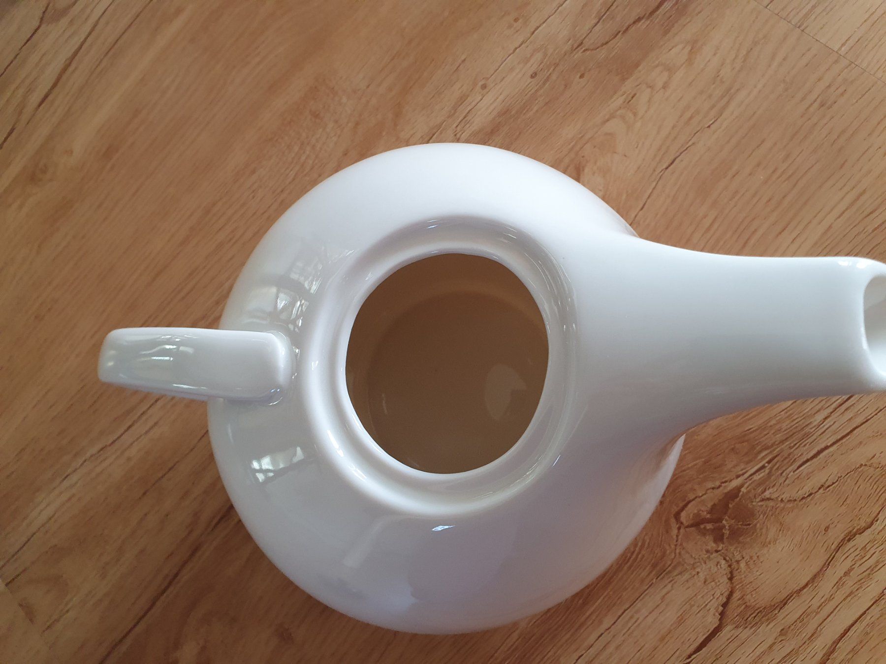 Teekannen: Teekanne weiss, schwarzer Deckel, ca. 1.6l – Neu (gemäss Beschreibung) aus Heinrichswil von frankie19860 2