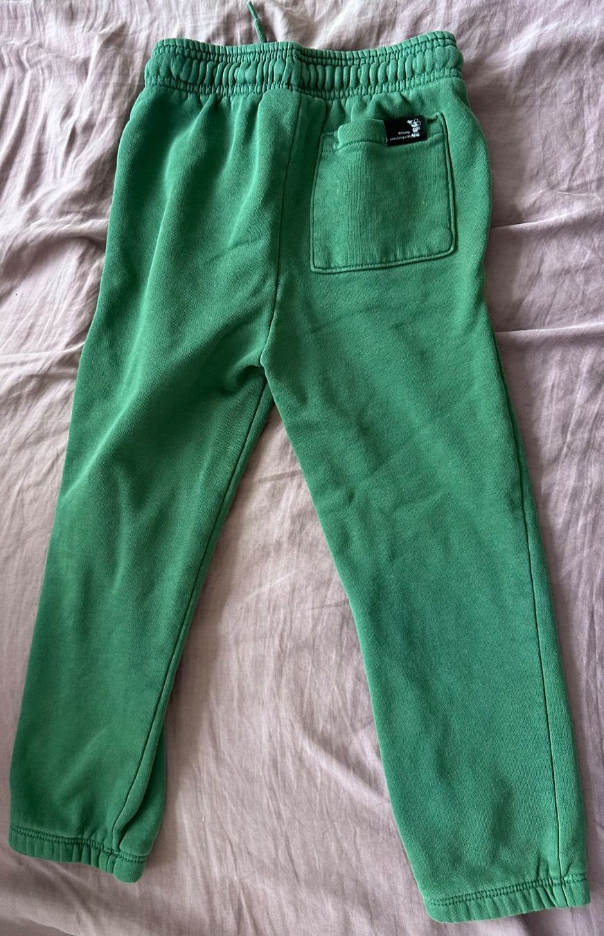 Gap Pantalons: GAP Disney Kinder-Jogginghose – D'occasion à Dürrenroth par tvy_bh56 3