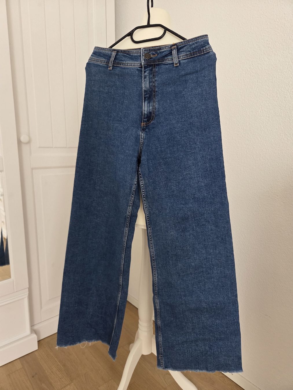 Zara Jeans: Zara Jeans Gr. 38, Wide Leg – Gebraucht aus Bülach von Recherchieren 1