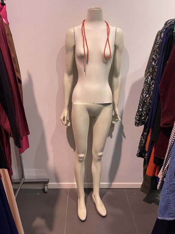 Schaufensterpuppe Aus Schaumstoff, Weiß – Mit Halter, Für Perücken & Hüte