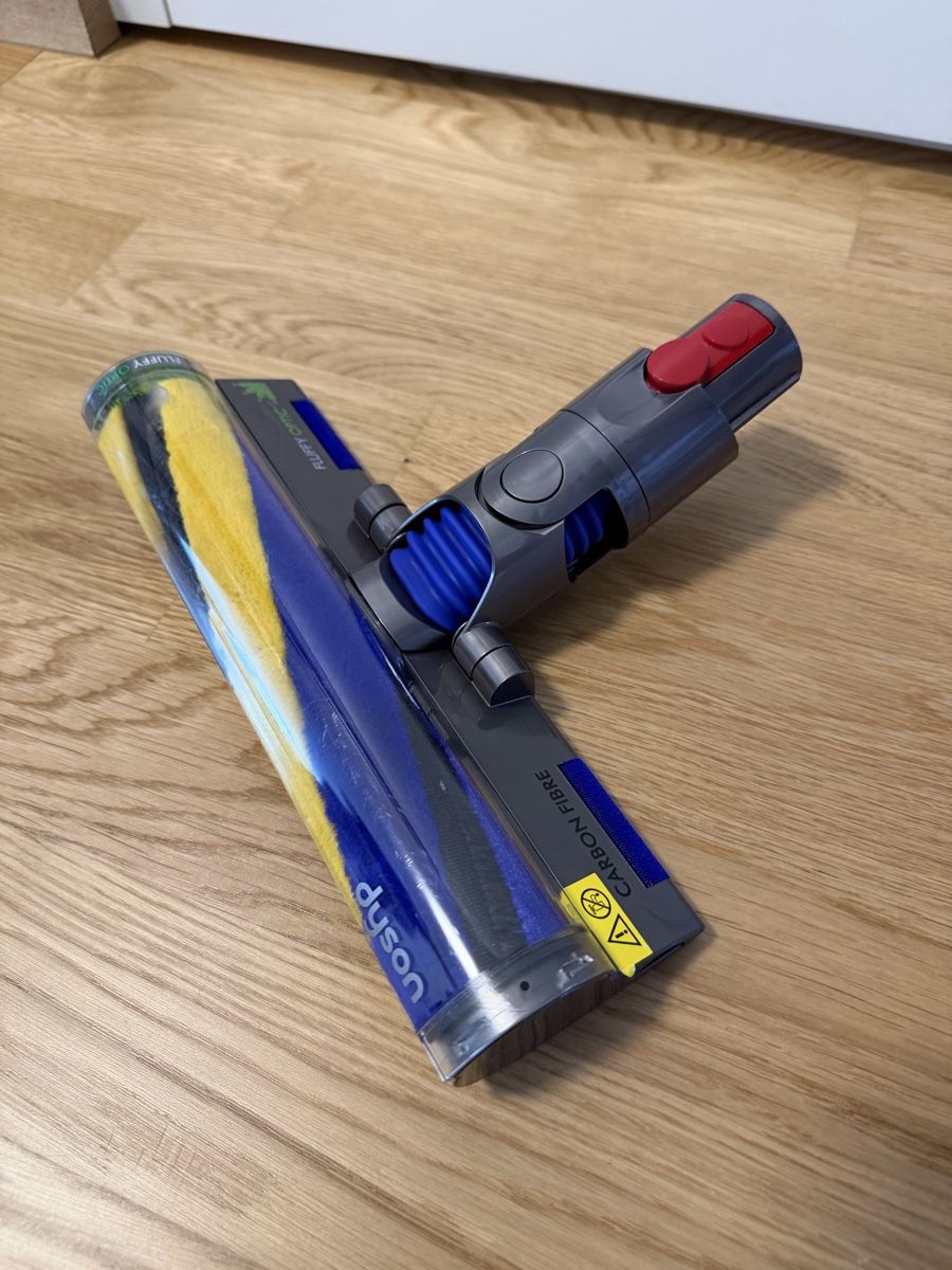 Dyson Autres articles pour la maison: Dyson V12 brosse laser  – D'occasion à Meyrin par SA_3006