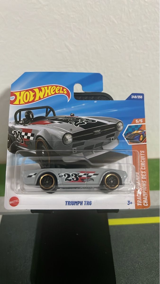 Hot Wheels Modellini d'auto: Hot Wheels Triumph TR6 TreasureHunt – Nuovo (secondo la descrizione) da Thayngen venduto da sop_2xnz