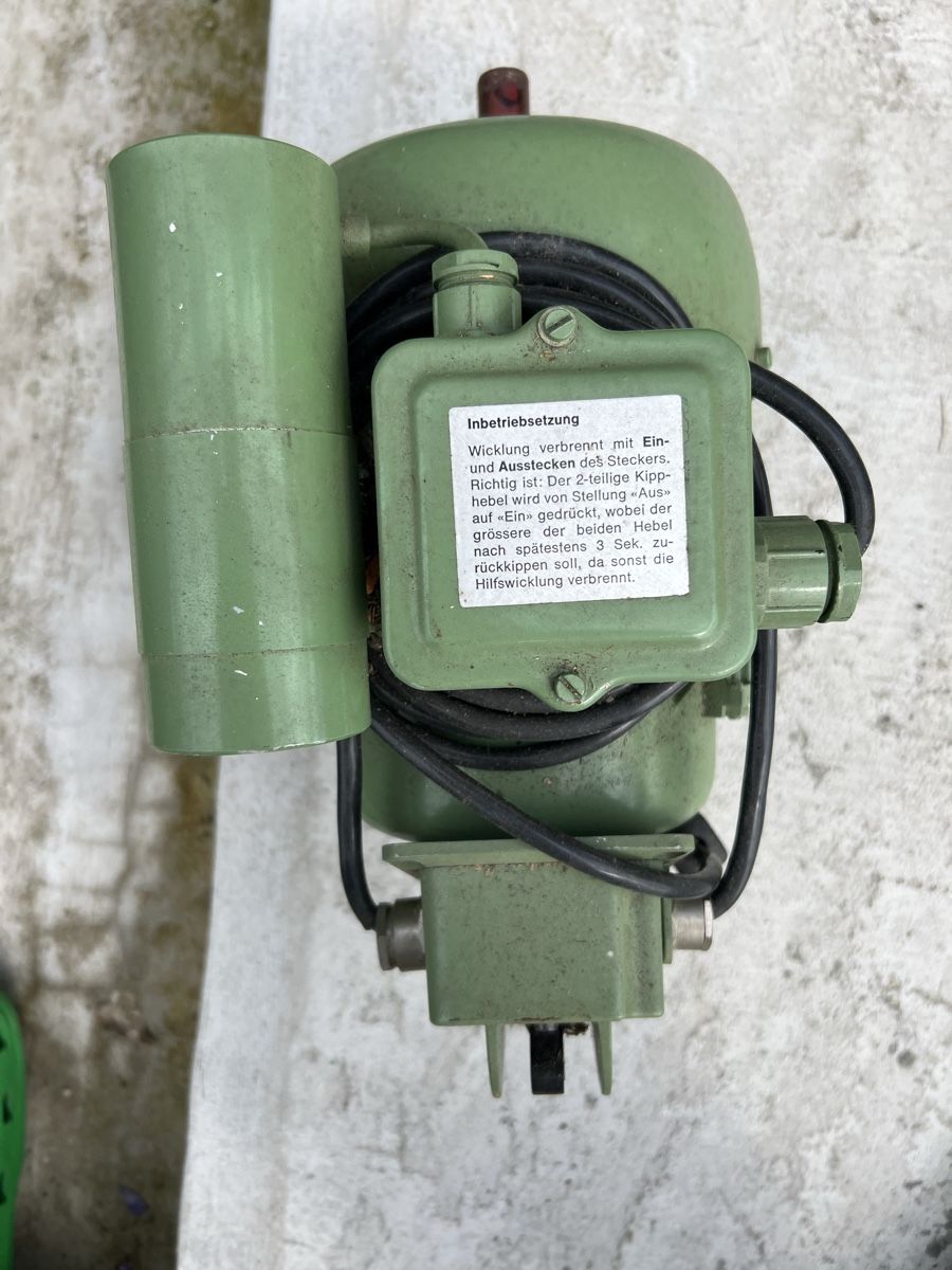 Motori: Rüetschi Elektromotor, Typ E AK 998 A1, 0.75kW – Nuovo (secondo la descrizione) da Moosleerau venduto da Tami8 4