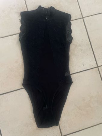Body mit Spitze Gr. 40 schwarz TopZustand