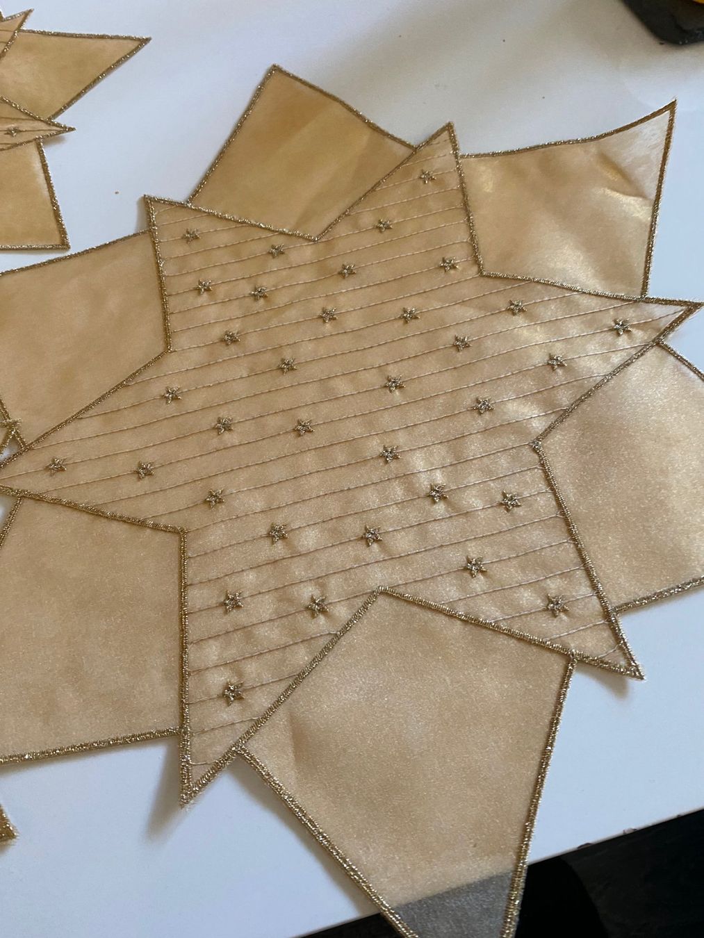 Altra biancheria da tavola: 3 Platzdeckchen  2x 29cm & 1x38cm – Usato da Allenwinden venduto da Obalu 2