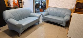 2x 2er Sofa-Set aus hellblauem Echtleder,